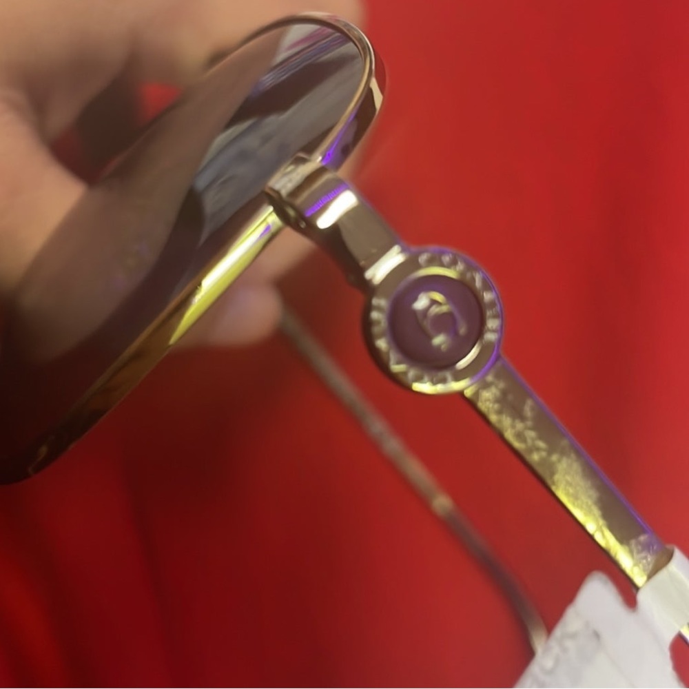 Coach sun glasses - Picture 2 of 3